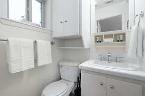 Quiet 4 Bedroom Home Located off Sola