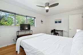 Quiet 4 Bedroom Home Located off Sola