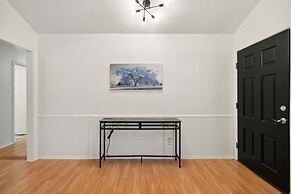 Quiet 4 Bedroom Home Located off Sola