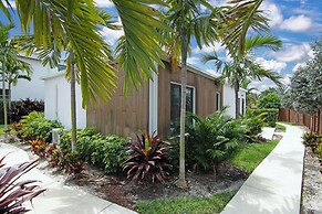 5BR Sleeps 14 w/ In-law Suite & Bbq!