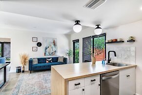 5BR Sleeps 14 w/ In-law Suite & Bbq!