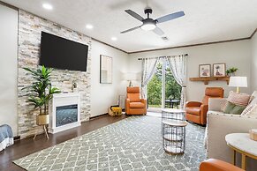 Stone Creek Retreat 2 BR Home!