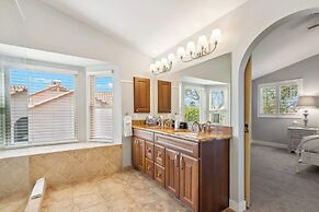 Red Mountain Retreat 5 BDR w/ Heated Pool!