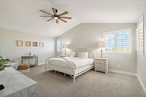 Red Mountain Retreat 5 BDR w/ Heated Pool!