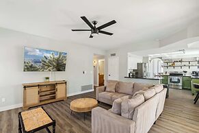 Red Mountain Retreat 5 BDR w/ Heated Pool!