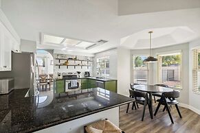 Red Mountain Retreat 5 BDR w/ Heated Pool!