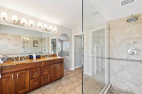 Red Mountain Retreat 5 BDR w/ Heated Pool!