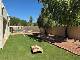 Red Mountain Retreat 5 BDR w/ Heated Pool!