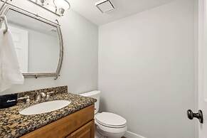 Red Mountain Retreat 5 BDR w/ Heated Pool!
