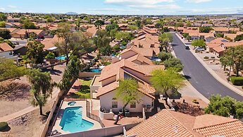 Red Mountain Retreat 5 BDR w/ Heated Pool!
