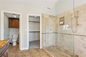 Red Mountain Retreat 5 BDR w/ Heated Pool!
