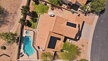 Red Mountain Retreat 5 BDR w/ Heated Pool!