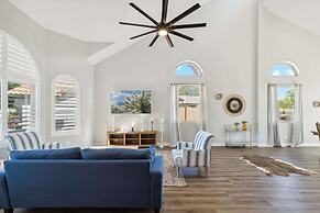 Red Mountain Retreat 5 BDR w/ Heated Pool!