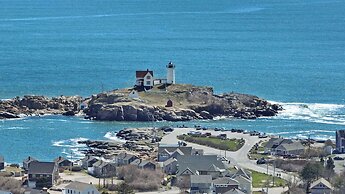 3BR Oceanfront on Nubble Cliffs!