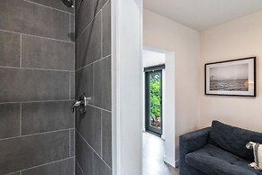 Palm Paradise Retreat Sleeps 4