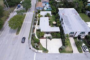 Palm Paradise Retreat Sleeps 4