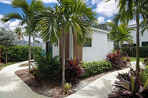 Palm Paradise Retreat Sleeps 4