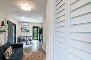 Palm Paradise Retreat Sleeps 4