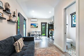 Palm Paradise Retreat Sleeps 4