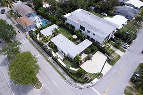 Palm Paradise Retreat Sleeps 4