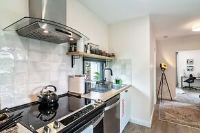 Palm Paradise Retreat Sleeps 4