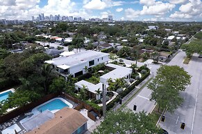 Palm Paradise Retreat Sleeps 4