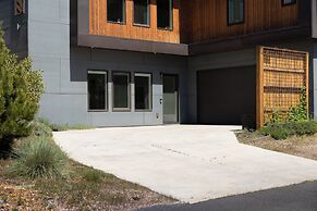 20 Min to Mt Bachelor! Perfect Basecamp for Skiers