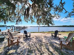 Dolphin Bay Hideaway