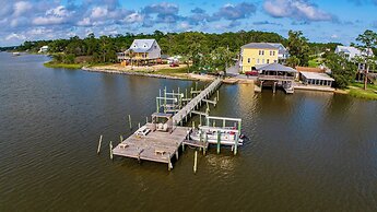 Dolphin Bay Hideaway