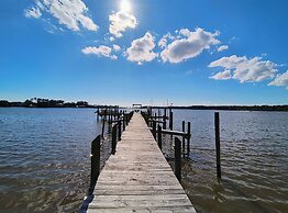 Dolphin Bay Hideaway