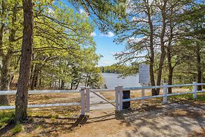 Cottage on Jenkins Pond