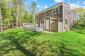 Cottage on Jenkins Pond