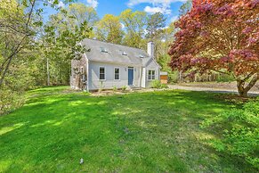 Cottage on Jenkins Pond