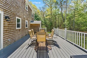Cottage on Jenkins Pond
