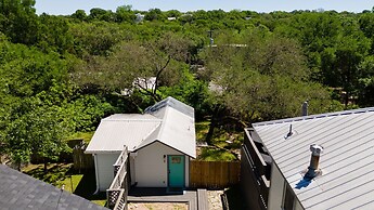 Chic Studio Walkable to Soco!