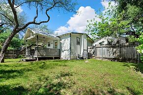Chic Studio Walkable to Soco!