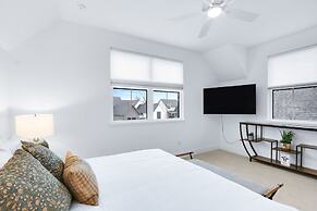 Chic Modern Farm Haus - Minutes to Everything