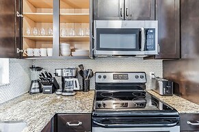 Centennial Park Condo Near Broadway Sleeps 4