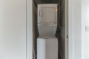 Centennial Park Condo Near Broadway Sleeps 4