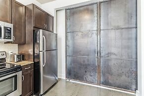 Centennial Park Condo Near Broadway Sleeps 4