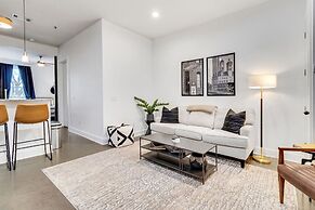 Centennial Park Condo Near Broadway Sleeps 4