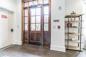 Centennial Park Condo Near Broadway Sleeps 4