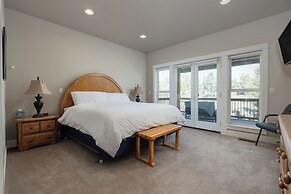 6BR 5 King Beds EV 10min Downtown