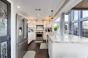 Colleen's Chic Chalet