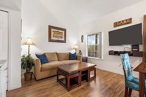 Peaceful Lakeview Escape - For 6