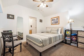 Peaceful Lakeview Escape - For 6