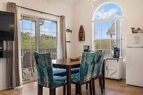 Peaceful Lakeview Escape - For 6