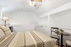 Peaceful Lakeview Escape - For 6