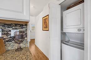 Peaceful Lakeview Escape - For 6