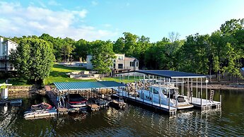 Treehouse LOZ Seclusion for 6!